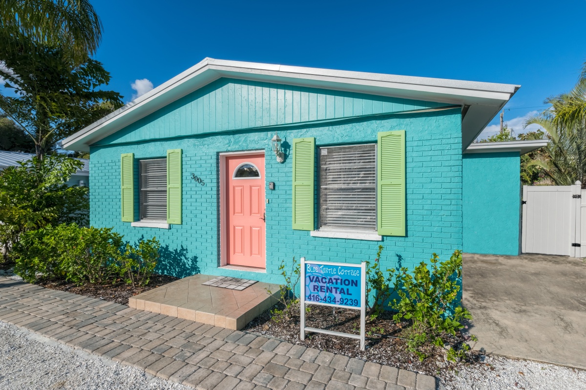 Blue Turtle Cottage-1 Front Anna Maria Island Florida